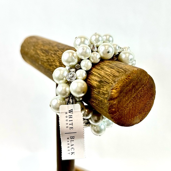 WHITE HOUSE BLACK MARKET Pearl & Rhinestone Cluster Bracelet | NWT - Picture 4 of 5